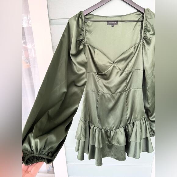 MAJORELLE revolve Etta Mini Dress Autumn Green Satin wedding puff sleeve fall - Picture 6 of 12